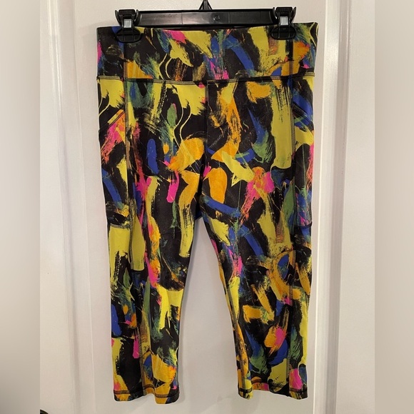 Lululemon Invigorate High-Rise Crop 17" in Undertone Black Multi Neon - Picture 1 of 12